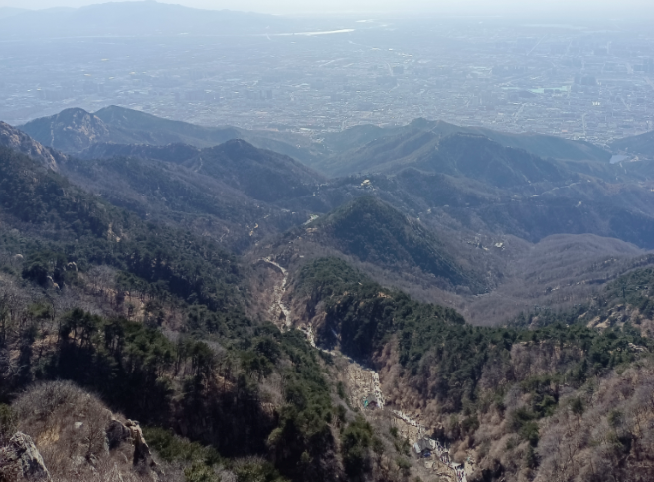 登泰山而小天下